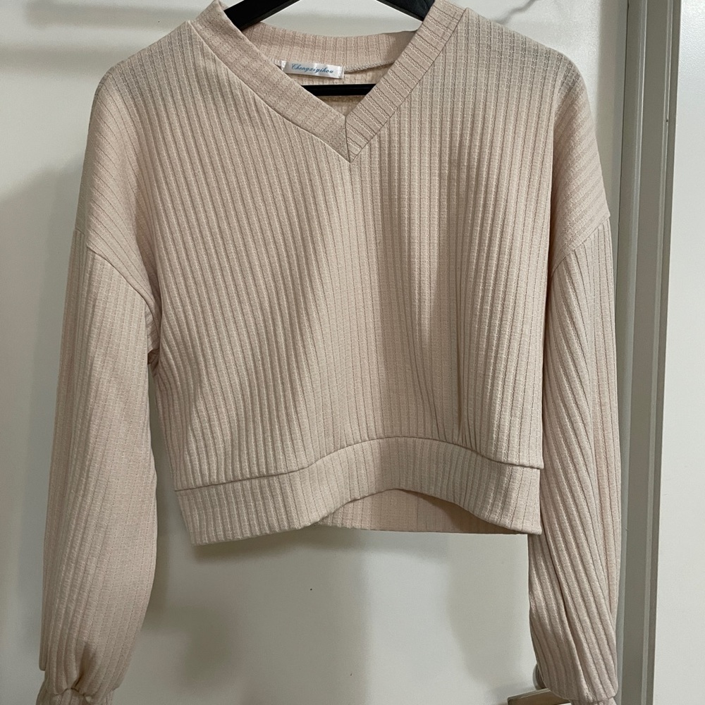 Lantern sleeve cropped sweater - YESSTYLE